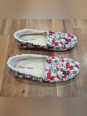 TOMS Women's Holiday Puppy Slip-On Flats - Red/Green/White 7.5